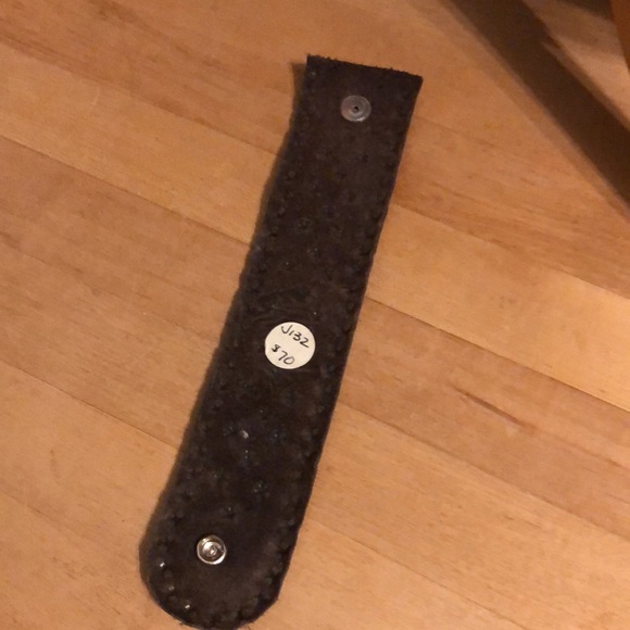 Saltwater Cowgirl leather snap bracelet with Swarovski crystals - Picture 3 of 3